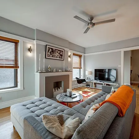 Steps To The Lakefront! This Uptown Beauty Is Everything You Need For A Perfect Chicago Getaway Condo