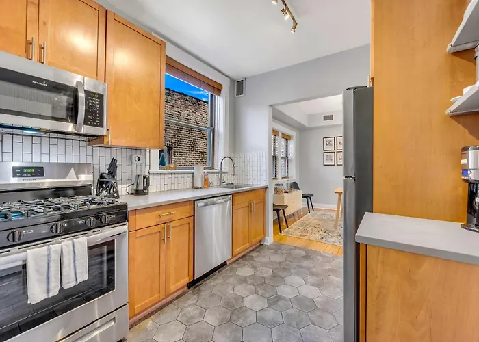 Steps To The Lakefront! This Uptown Beauty Is Everything You Need For A Perfect Chicago Getaway Condo