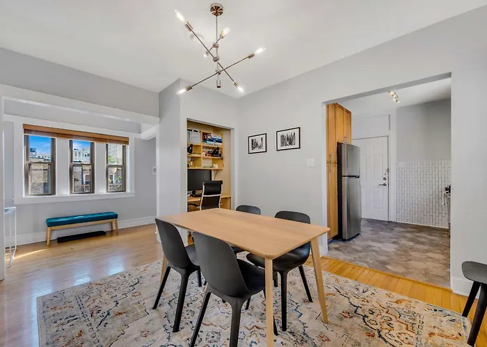 Apartamento Steps To The Lakefront! This Uptown Beauty Is Everything You Need For A Perfect Chicago Getaway Condo Chicago