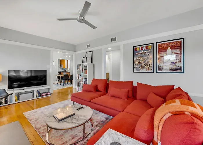Steps To The Lakefront! This Uptown Beauty Is Everything You Need For A Perfect Chicago Getaway Condo